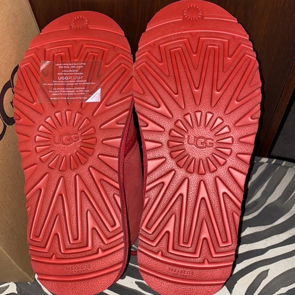 Brand New UGG Neumel Boots! - Picture 9 of 9